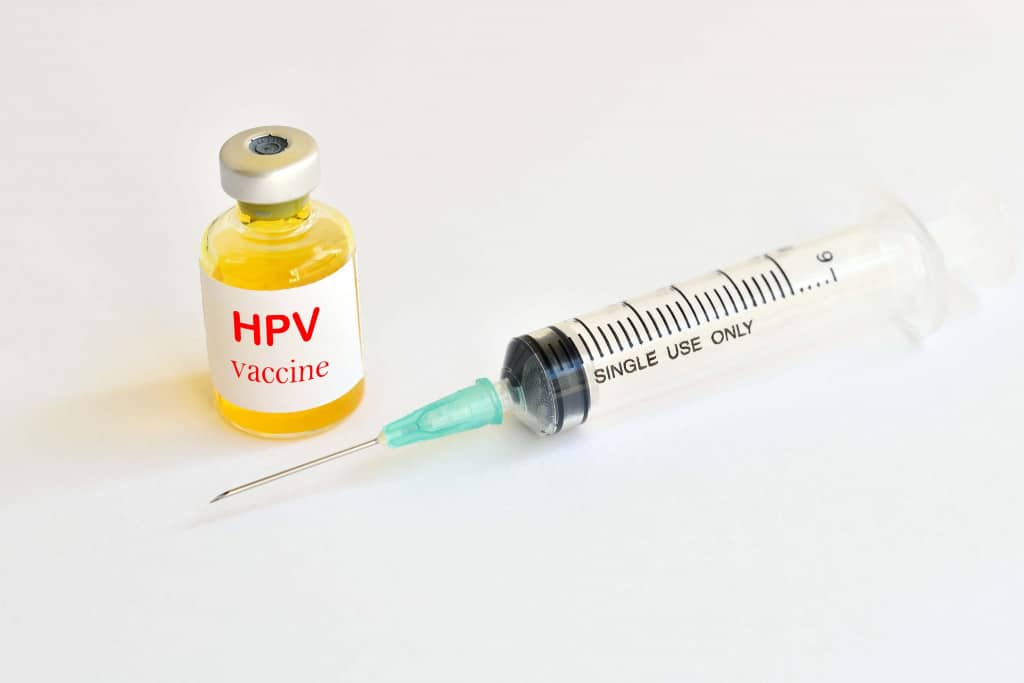guvernul-extinde-gratuit-vaccinul-anti-hpv-si-aproba-norme-noi-pentru-controlul-infectiilor