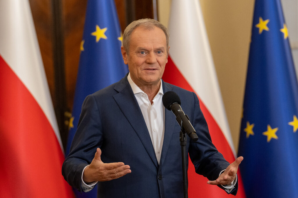 polonia-expulzeaza-57-de-ucraineni-dupa-revolte-la-concert.-tusk-avertizeaza-asupra-ostilitatii