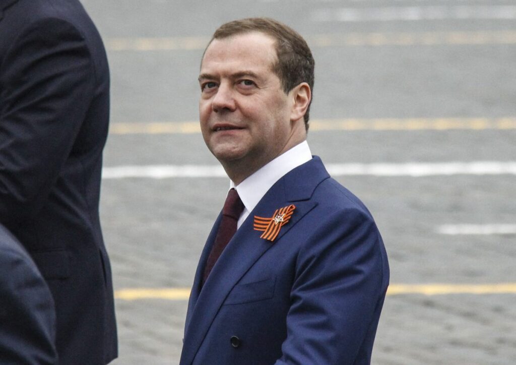 medvedev:-negocieri-posibile-in-plin-razboi-dus-de-rusia