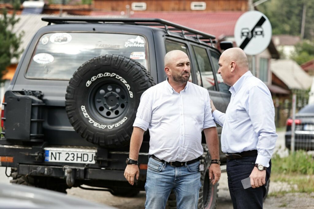 adrian-vestea:-ilie-bolojan-a-fost-ieri-la-brosteni,-nu-a-anuntat-presa,-nu-a-pus-afise