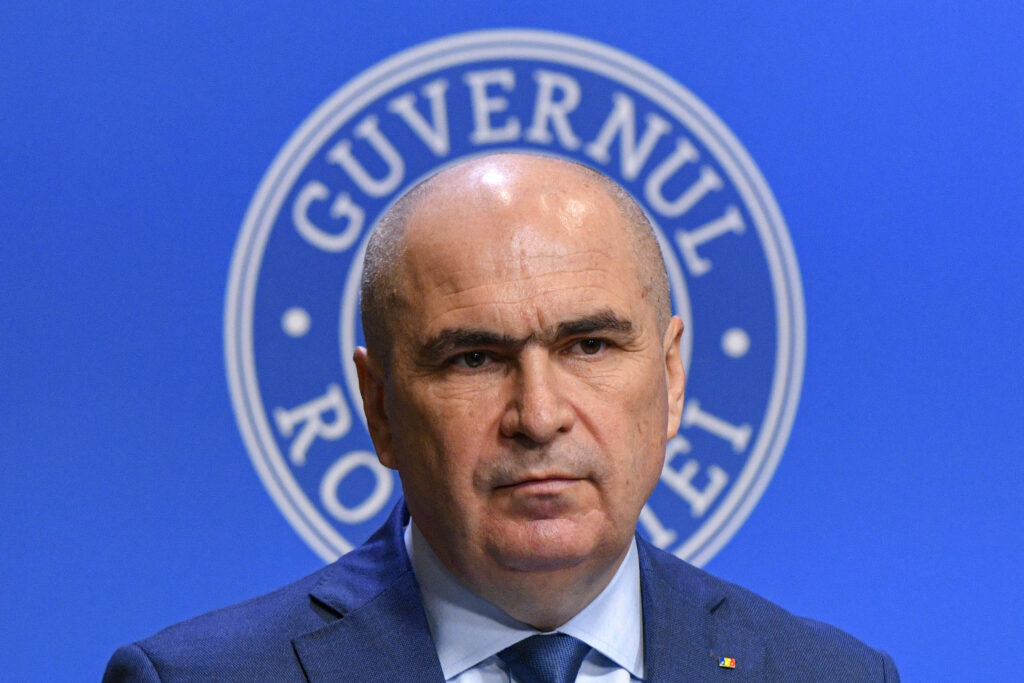 bolojan:-pentru-banii-pe-care-i-primim-de-la-cetateni,-trebuie-sa-facem-ceva-in-serviciul-lor