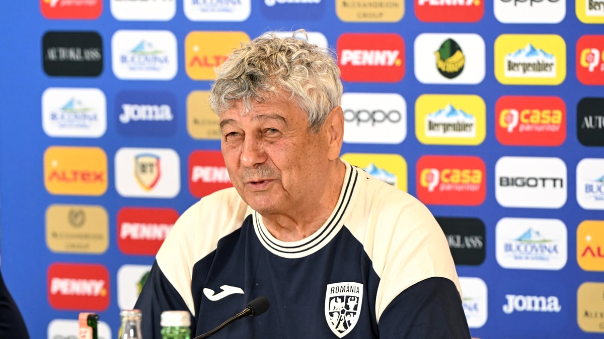 mircea-lucescu,-pus-pe-glume-inaintea-amicalului-romania-canada:-te-am-scos-din-lot