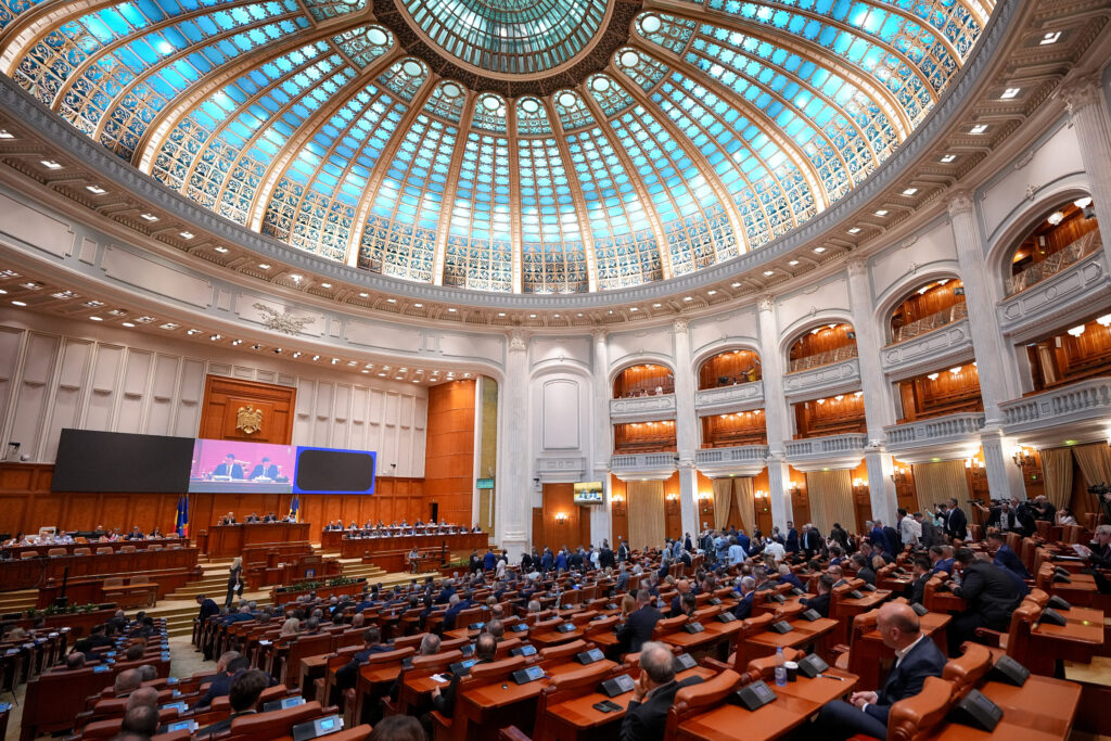 parlamentul-voteaza-duminica-cele-patru-motiuni-de-cenzura-ale-aur