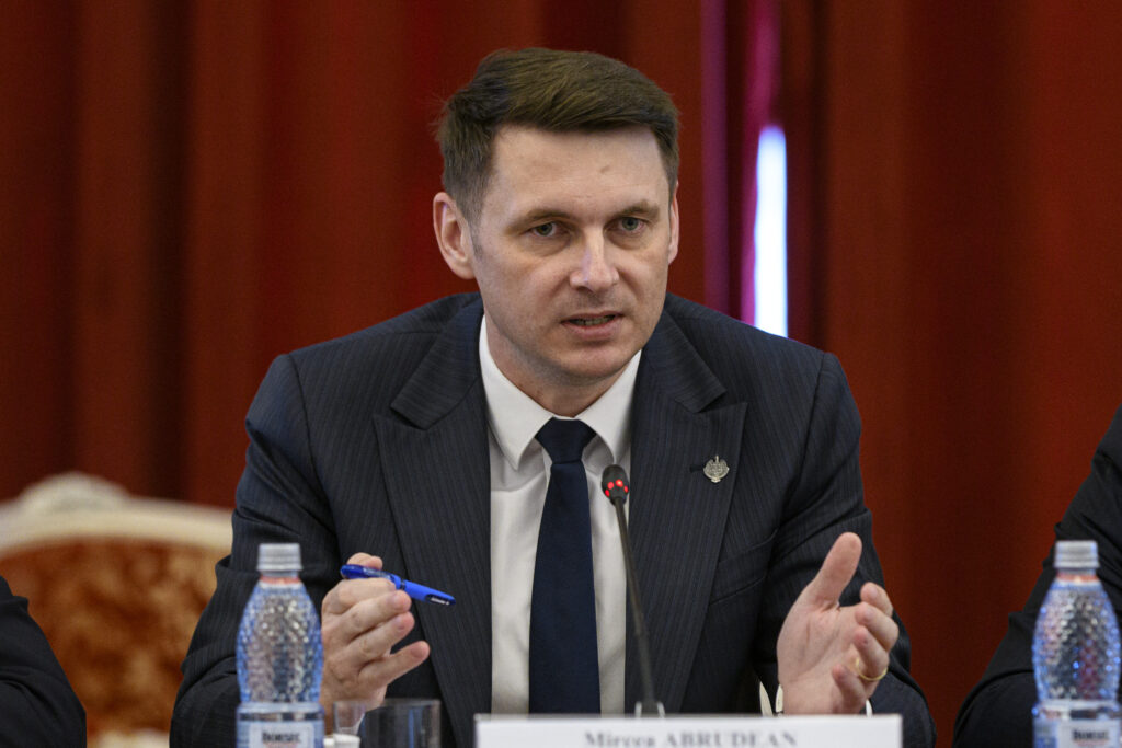 abrudean:-nu-cred-ca-parlamentarii-din-coalitie-vor-vota-impotriva-dianei-buzoianu