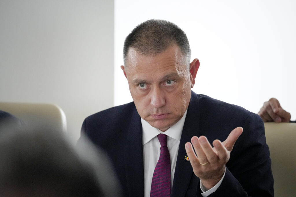 fifor-acuza-blocajul-proiectelor-strategice.-usr-isi-apara-ministra-cu-orice-pret