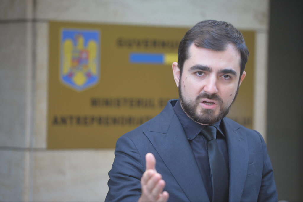 nasui:-salariul-minim-ar-trebui-inghetat,-e-folosit-ca-arma-fiscala.-ce-spune-despre-munca-la-gri