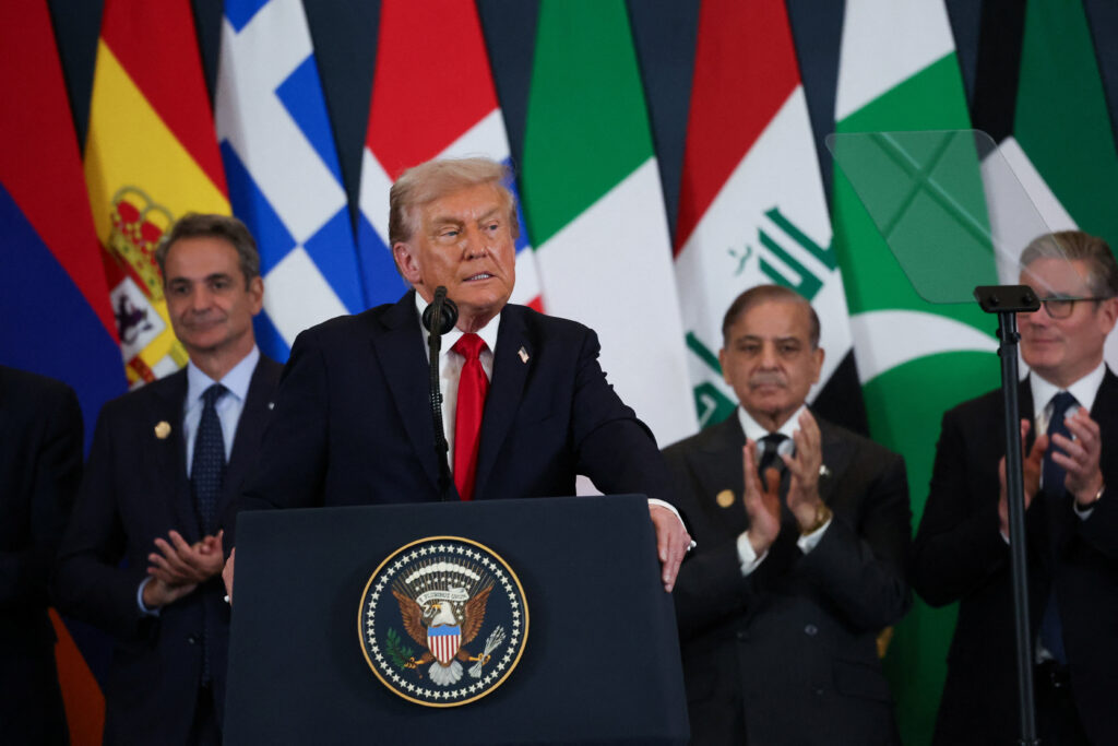 trump-a-oferit-o-cina-la-casa-alba-pentru-donatorii-implicati-in-proiectul-noii-sali-de-bal
