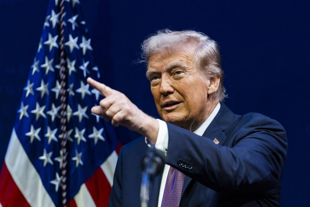 trump-avertizeaza-gruparea-hamas-ca-va-interveni,-daca-varsarea-de-sange-continua-in-fasia-gaza