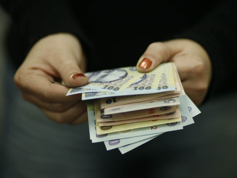 bns-avertizeaza-ca-inghetarea-salariului-minim-ar-adanci-saracia-si-ar-incalca-legea-europeana