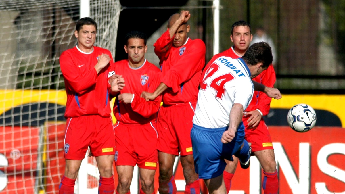 Cadoul de mii de euro primit de fostul jucător al Stelei de la antrenorul secund: nu știau ce reprezintă!