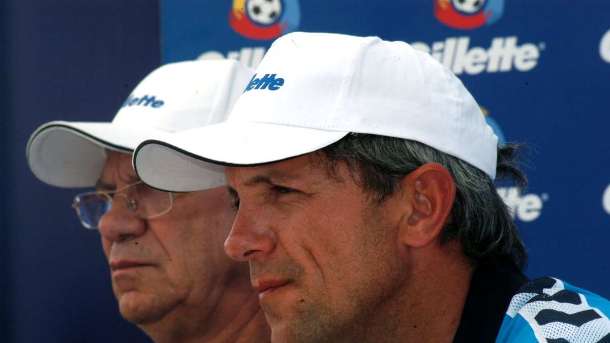 Emeric Ienei omagiat de Gică Popescu pentru eleganța sa incredibilă