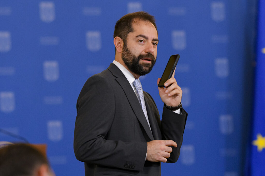 burnete:-deficitul-real-al-romaniei-era-intre-9-si-10%,-nu-cat-aratau-actele-oficiale