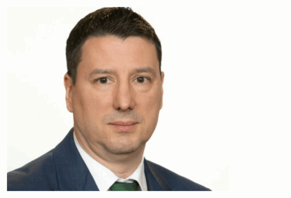 un-senator-si-a-insusit-rucsacul-cu-bani-uitat-in-receptia-unui-hotel-din-piatra-neamt