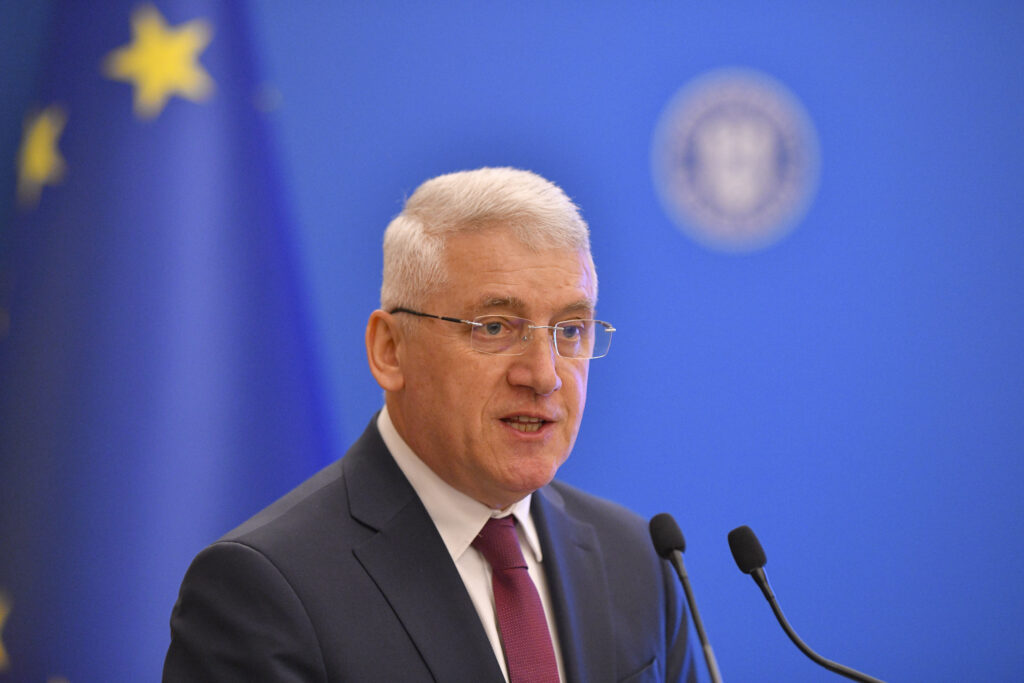 adrian-tutuianu-si-a-depus-dosarul-de-candidatura-pentru-functia-de-presedinte-aep