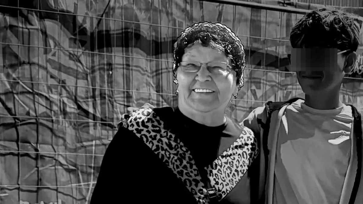 este-doliu!-a-murit-bunicuta-care-a-devenit-virala-dupa-ce-si-a-insotit-nepotul-la-festival