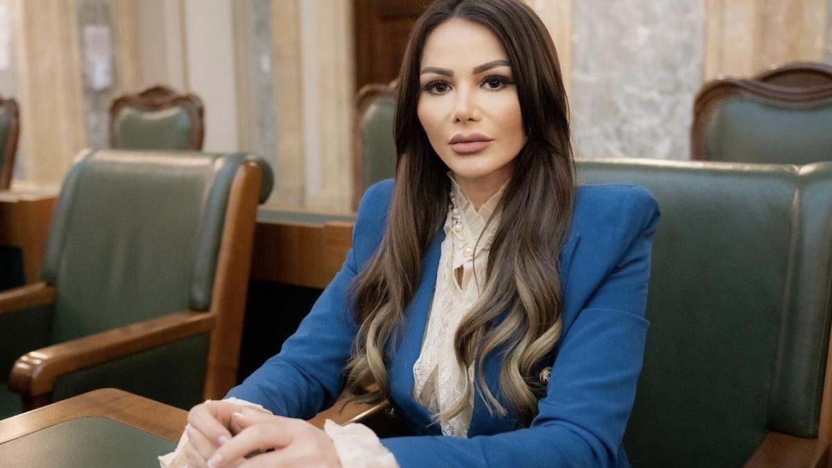 scandal-amoros-in-bucuresti!-senatoarea-valentina-aldea,-atacata-cu-ranga-de-sotia-iubitului-sau