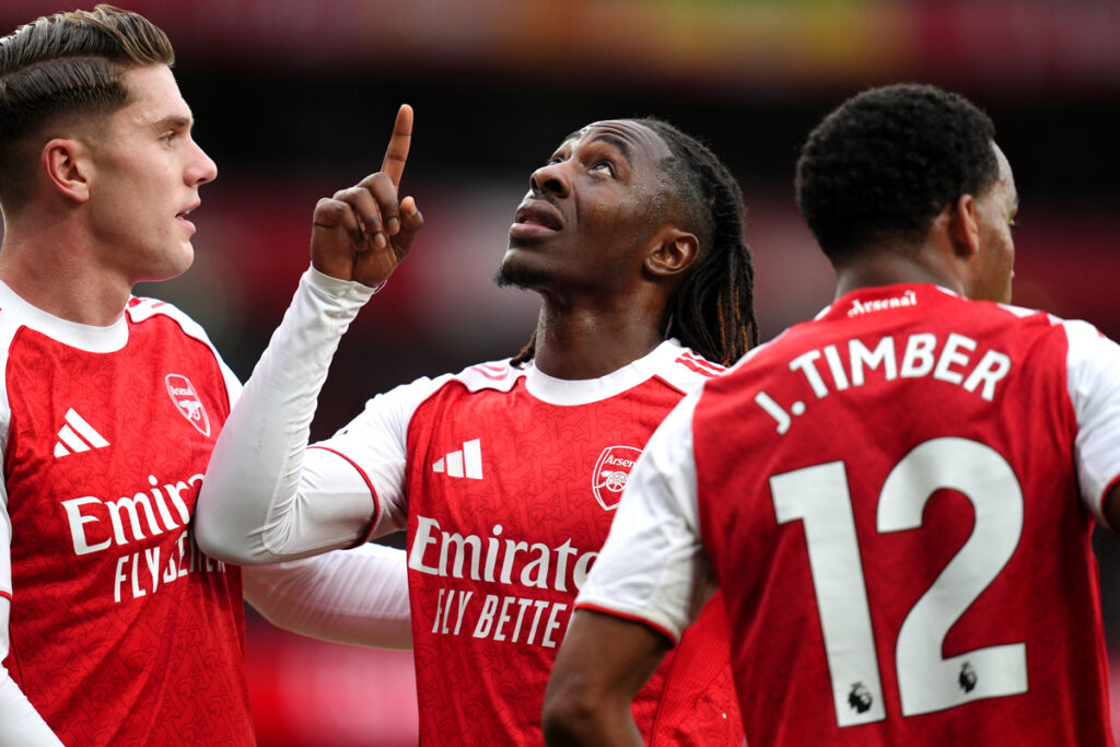 arsenal-se-impune-categoric-in-derby-ul-nordului-londrei-contra-tottenham-/-eberechi-eze-reuseste-hat-trick