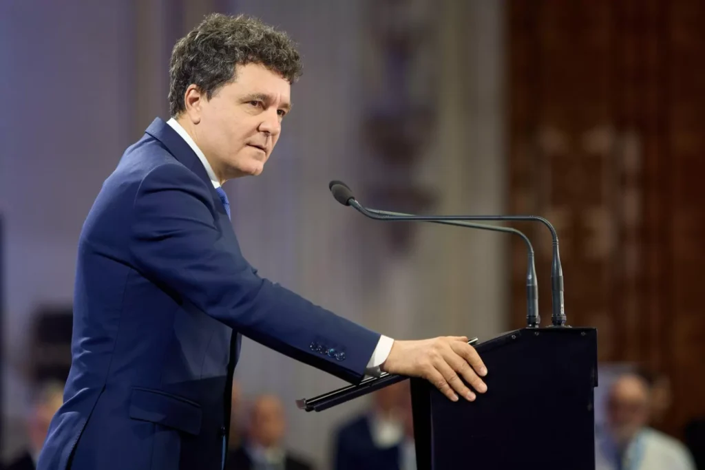 nicusor-dan:-este-nevoie-ca-romania-sa-revina,-pe-termen-mediu,-la-o-lege-a-salarizarii-unitare