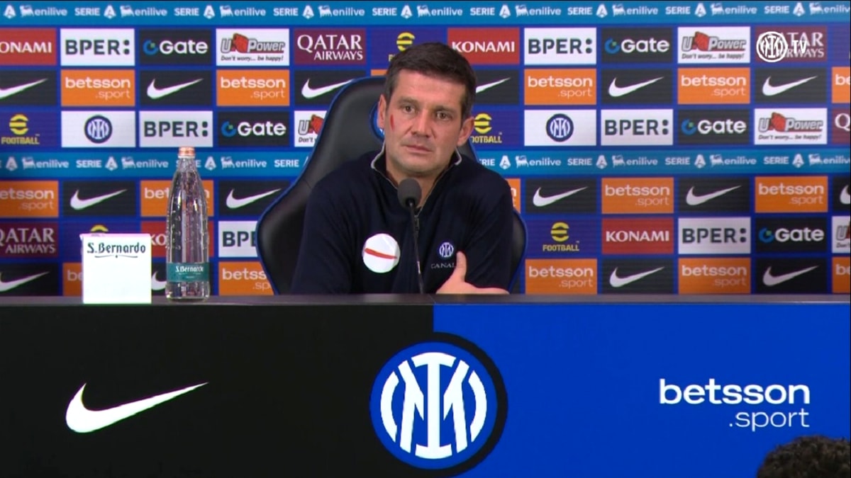 cristi-chivu,-frustrat-dupa-inter-ac-milan-0-1:-au-marcat-la-singura-ocazie.-ce-a-spus-despre-jocul-modest-al-lui-sommer-si-de-ce-l-a-schimbat-pe-lautaro-martinez