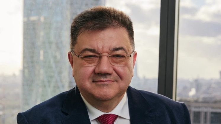 actiuni-vs.-bunuri:-cum-se-compara-entuziasmul-consumatorilor-cu-performanta-companiilor