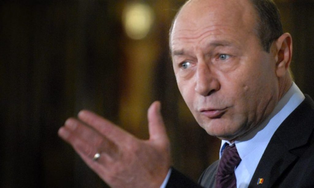 traian-basescu:-ori-nu-avem-echipamentele-cu-care-sa-doboram-dronele,-ori-nu-stim-sa-le-folosim.-deci-incepem-sa-fim-ridicoli