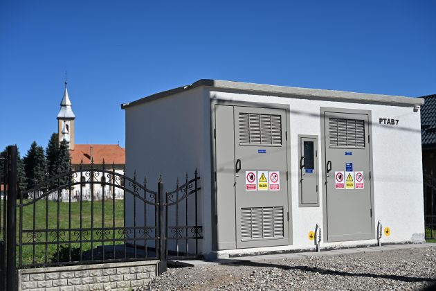 deer-a-finalizat-lucrarile-de-modernizare-a-infrastructurii-de-distributie-din-localitatea-podu-olt,-judesul-brasov,-in-care-a-5,7-milioane-de-lei