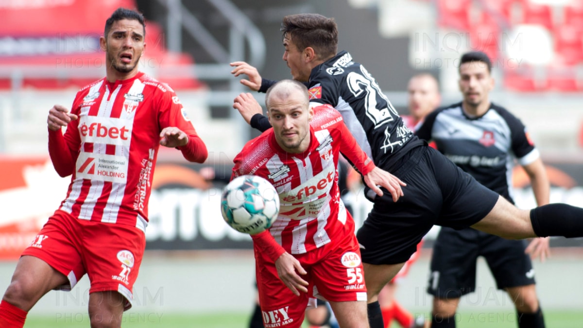 live-/-rezultate-superliga,-etapa-18-hermannstadt-uta-0-0.-sibienii-raman-in-inferioritate-numerica-dupa-doar-17-minute