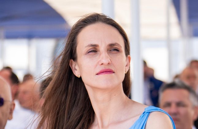 oana-toiu:-benzinariile-lukoil-pot-functiona-legal-pana-in-aprilie-2026