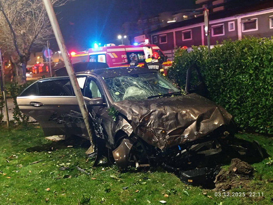 video:-accident-socant-in-oradea!-masina-a-trecut-peste-sensul-giratoriu-si-doua-autoturisme