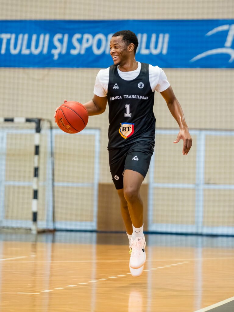 u-bt-cluj-napoca-obtine-a-cincea-victorie-in-eurocup,-in-deplasare,-la-salonic