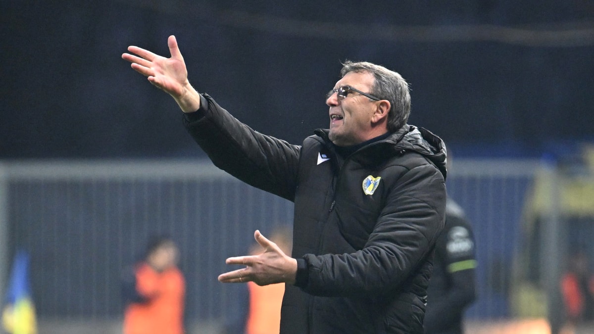 eugen-neagoe-si-a-mitraliat-jucatorii-dupa-petrolul-u-craiova-0-4:-e-deranjant-cand-nu-poti-sa-dai-un-sut,-sa-faci-o-preluare