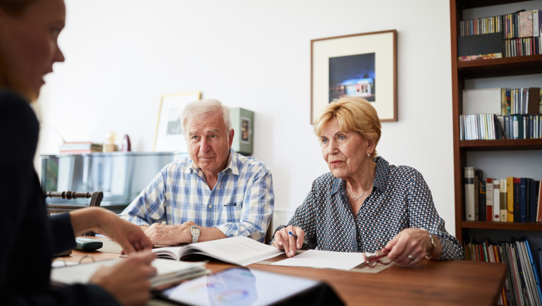 Certificat de viață pentru pensionarii români din străinătate: cine trebuie să îl depună, când se suspendă pensia și importanța acestuia