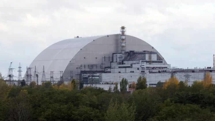 aiea-anunta-ca-scutul-de-protectie-al-centralei-nucleare-de-la-cernobil-a-fost-avariat,-dupa-ce-a-fost-lovit-de-o-drona-in-luna-februarie