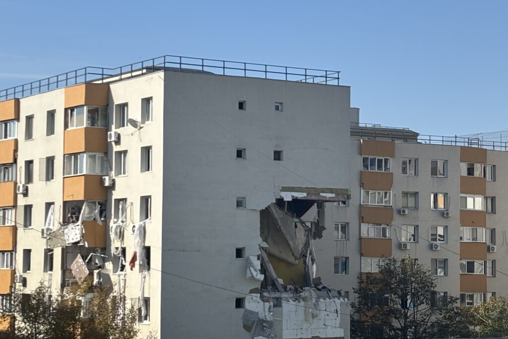 un-parlamentar-acuza-guvernul-de-indiferenta-in-cazul-blocului-avariat-din-rahova:-cate-vieti-trebuie-sa-mai-fie-distruse-ca-sa-si-aminteasca-faptul-ca-romania-are-cetateni,-nu-doar-taxe?