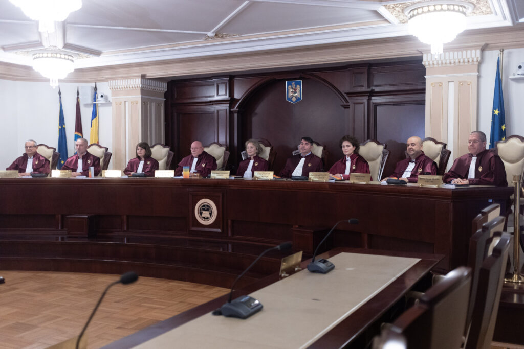 CCR amână decizia privind pensiile speciale ale magistraților până la finalul anului