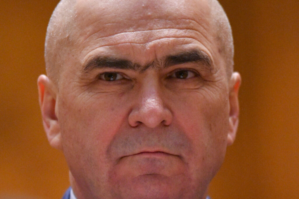 bolojan,-despre-petrom:-nu-s-a-pus-problema-ca-omv-sa-se-retraga-din-romania