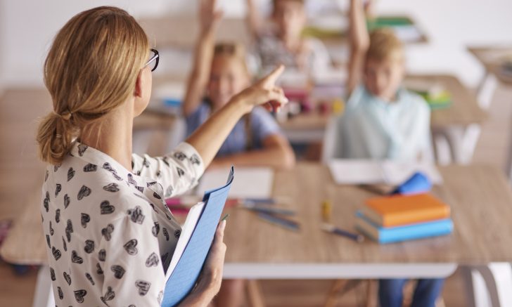 Scandal în Educație: Profesorii implicați în elaborarea noii programe școlare au primit somație de a semna un acord de confidențialitate