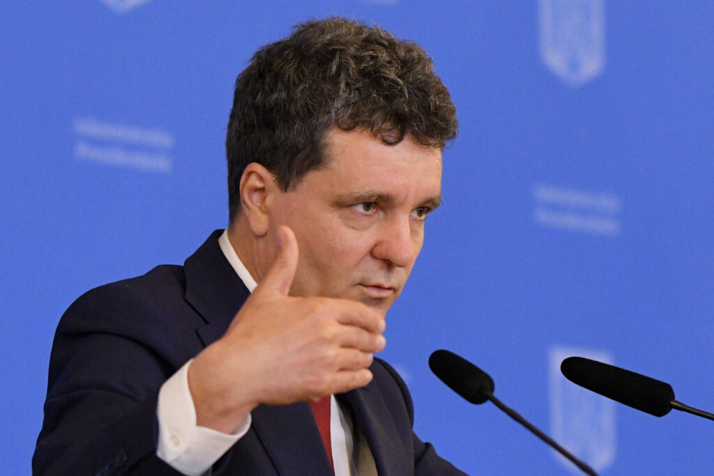 Nicușor Dan explică greșelile de protocol: Prioritizarea conținutului în fața formei