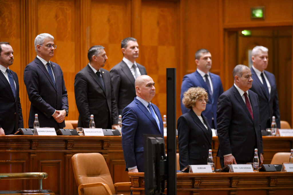 motiunea-de-cenzura-impotriva-guvernului-bolojan,-dezbatuta-si-votata-astazi-in-parlament