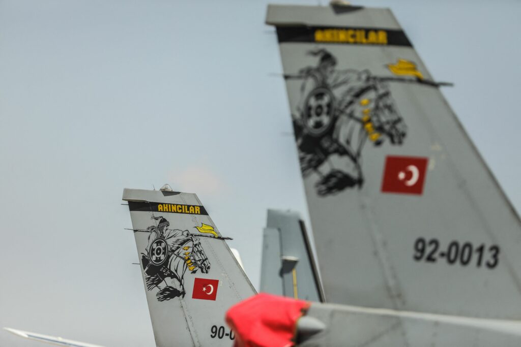 Avertizare în Turcia: Avioane F-16 au doborât o dronă scăpată de sub control dinspre Marea Neagră