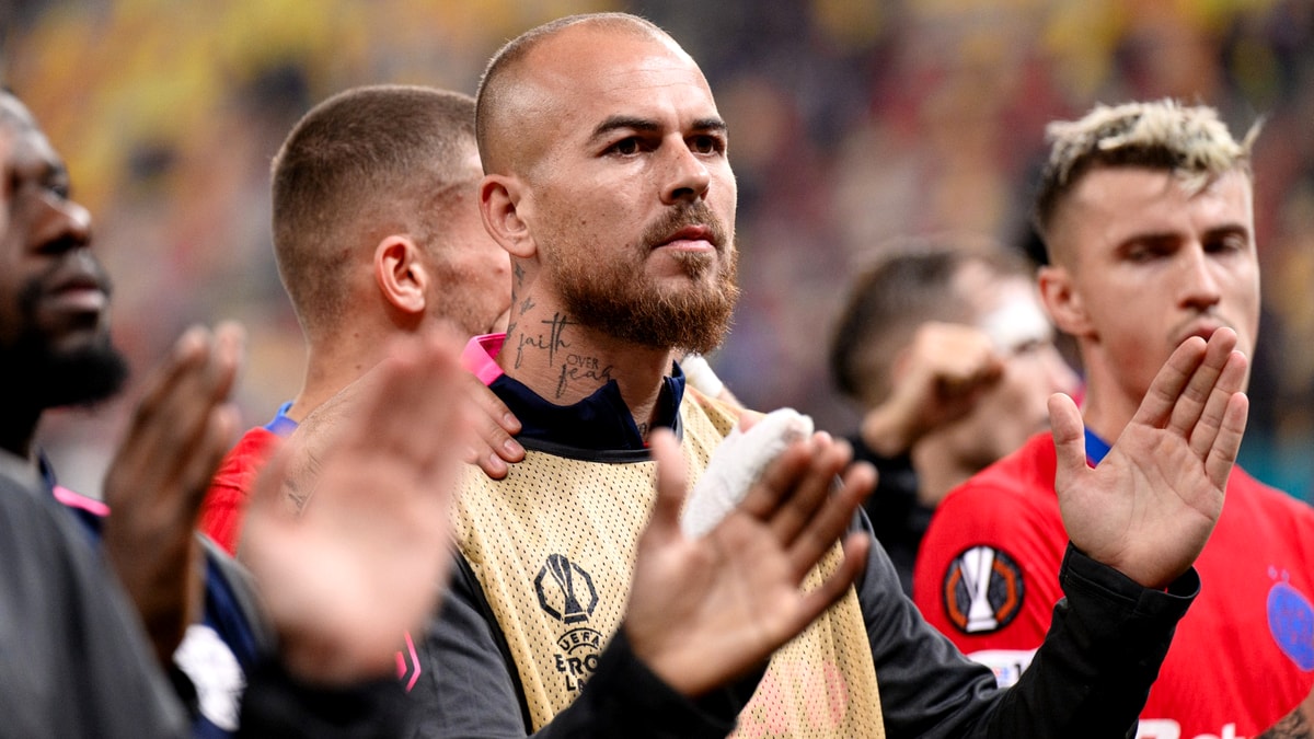 cauzele-declinului-lui-denis-alibec-la-fcsb.-atacantul,-propus-in-direct-la-marea-rivala-a-ros-albastrilor:-are-nevoie-de-unul-ca-el