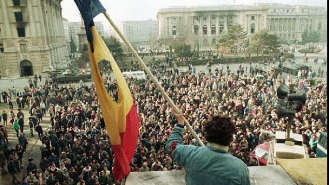 diana-sosoaca:-dupa-36-de-ani-de-la-prima-zi-de-libertate-castigata-cu-sange,-romanii-traiesc-din-nou-in-dictatura,-frica-si-intuneric