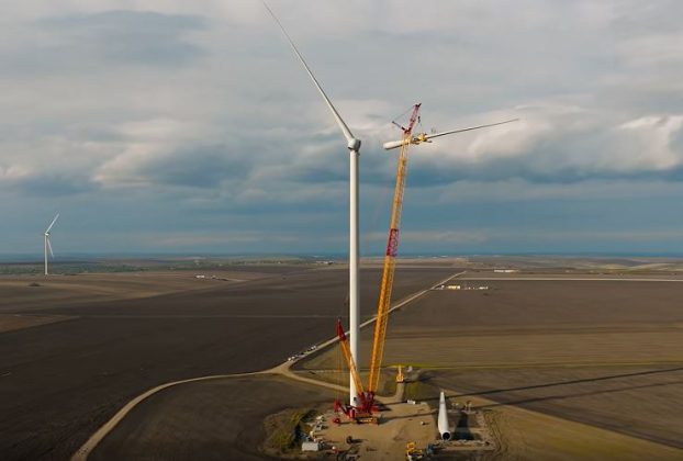 suedezii-de-la-ox2,-foarte-activi-la-noi-in-tara,-termina-primul-lor-parc-eolian-din-romania,-au-montat-ultima-turbina.-video