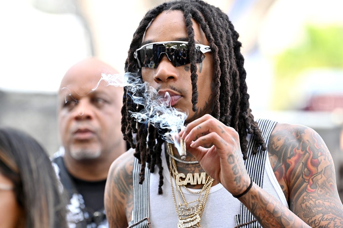 wiz-khalifa,-condamnat-definitiv-la-9-luni-de-inchisoare-in-romania-dupa-ce-a-fumat-marijuana-pe-scena-de-la-beach,-please!