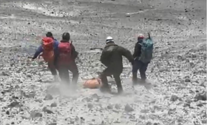 unalpinistroman-in-varsta-de-57-de-ania-muritin-timpul-unei-expeditii-pe-vulcanul-ojos-del-salado-din-chile