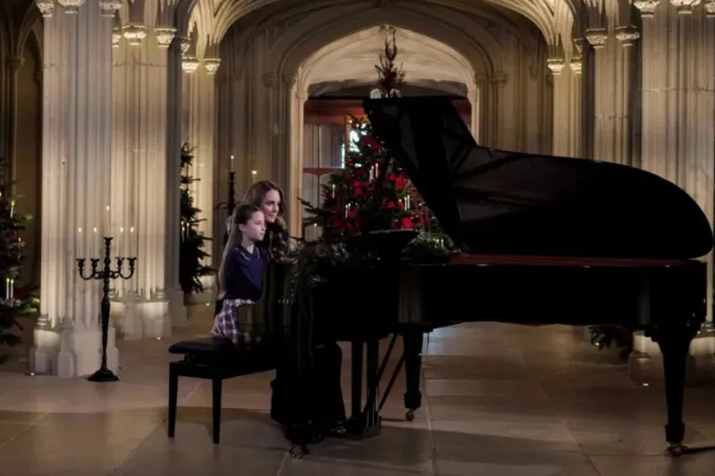 Moment istoric la Palatul Windsor cu Prințesa Kate și Charlotte într-un duet surpriză la pian care a emoționat întreaga lume