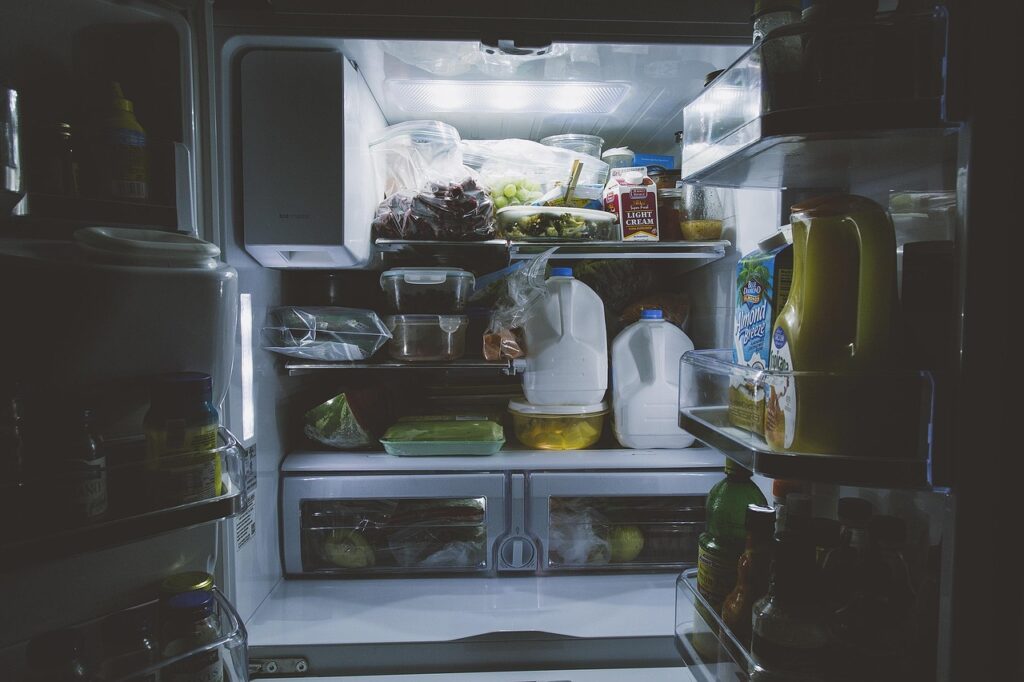 confirmat-de-experti:-exista-doar-3-metode-sigure-de-a-decongela-alimentele-si-niciuna-dintre-ele-nu-este-la-temperatura-camerei