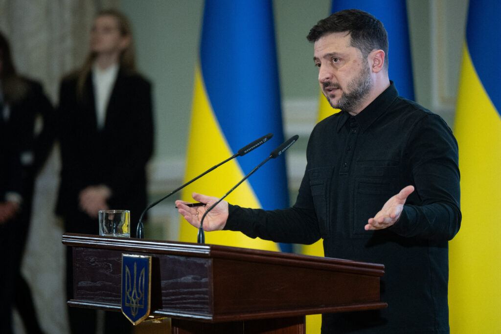 zelenski,-inaintea-intalnirii-cu-trump-in-florida:-exista-cu-siguranta-linii-rosii-pentru-poporul-ucrainean