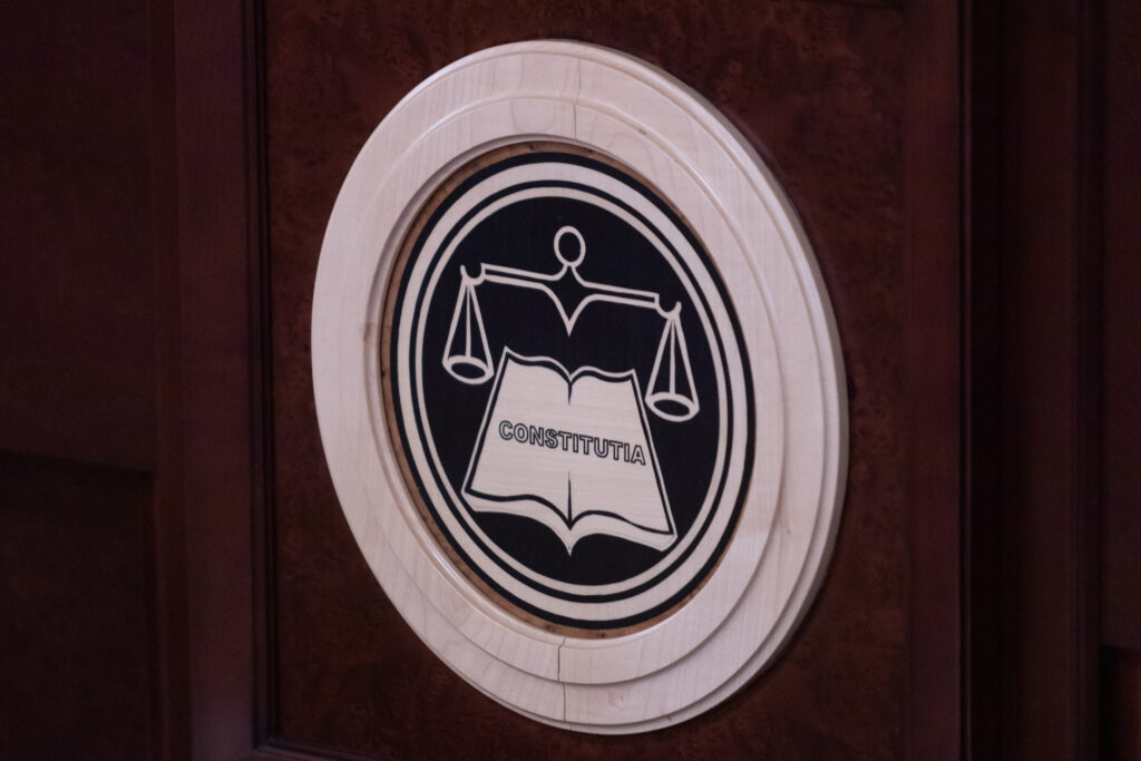 zi-decisiva-pentru-pensiile-magistratilor.-ccr-se-pronunta-asupra-proiectului-de-reforma-asumat-de-guvernul-bolojan