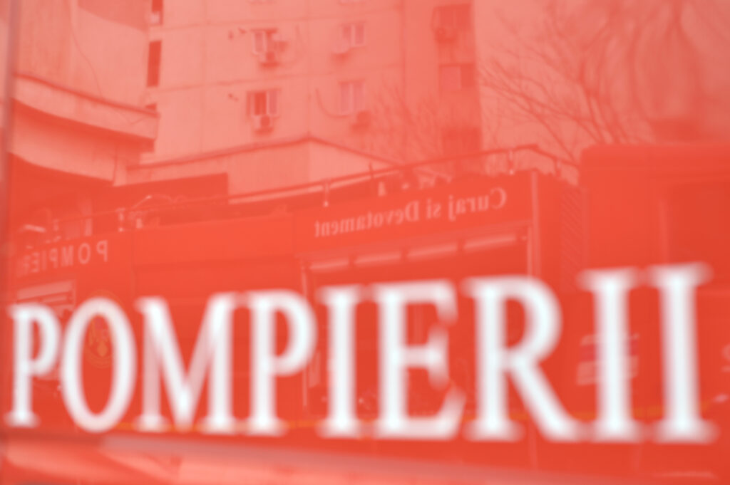 pompierii-brasoveni-au-lucrat-non-stop-dupa-vantul-puternic.-16-interventii,-oameni-in-siguranta